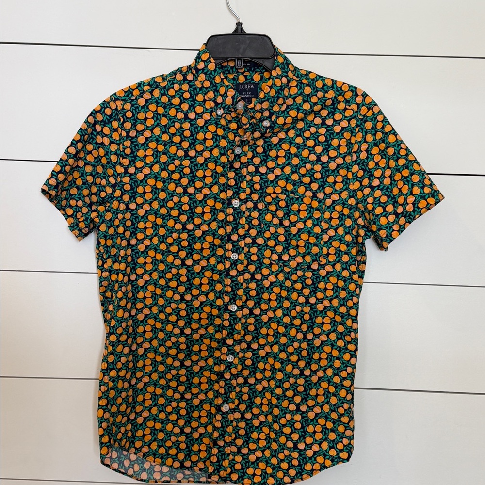 J. Crew Short-Sleeve Button-Down Shirt in Green with Peach Fruit Print Slim Sm
